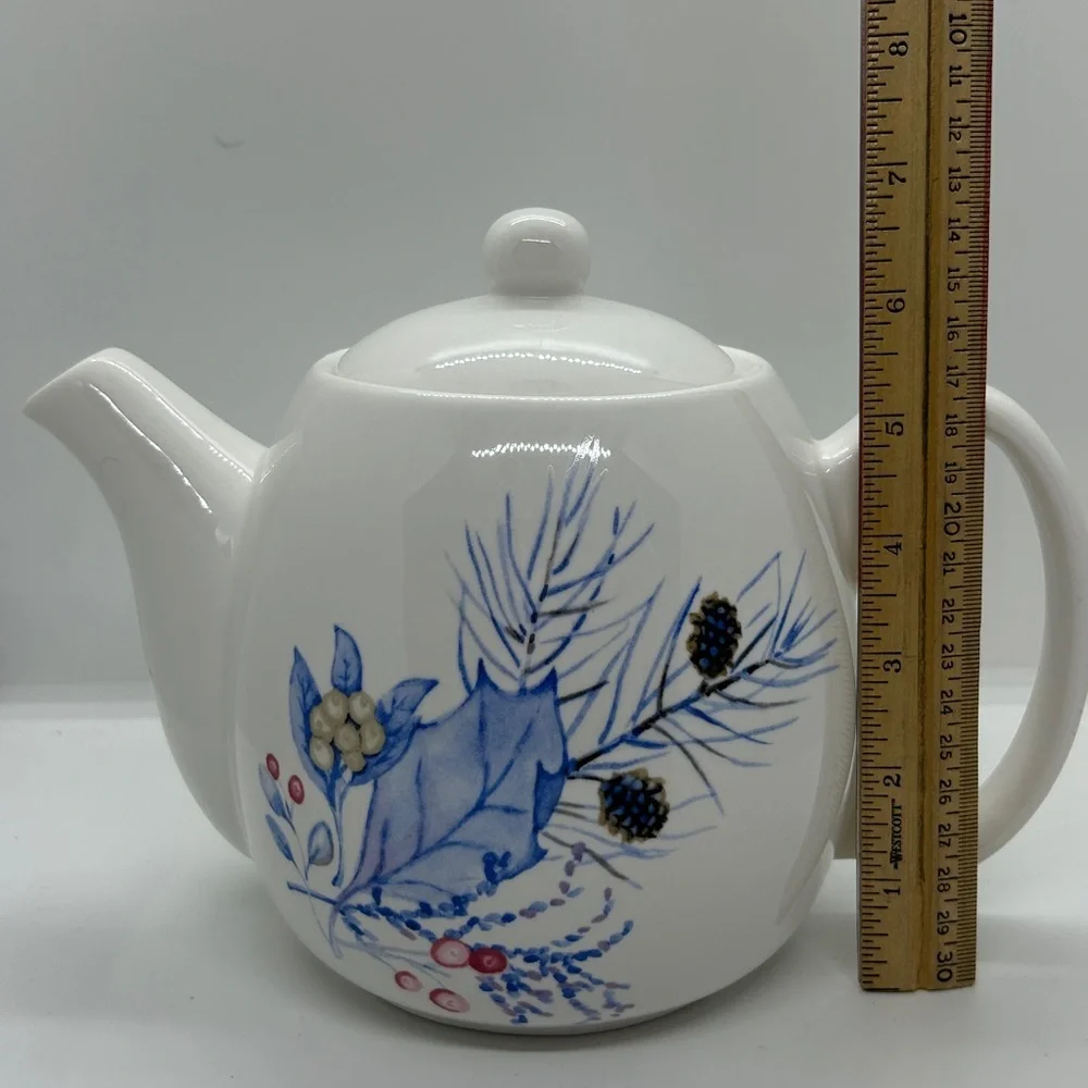 Designpac, Inc. Ceramic Blue Floral Tea Pot with Lid Melrose Park, Illinois